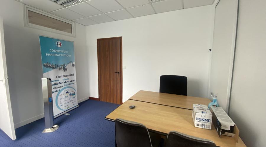Photo Location Immobilier Professionnel - Vitré - Réf. LCO10010410 - 52m² 2