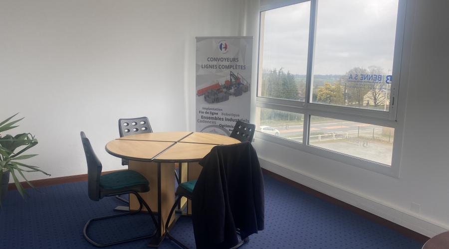 Photo Location Immobilier Professionnel - Vitré - Réf. LCO10010410 - 52m² 3