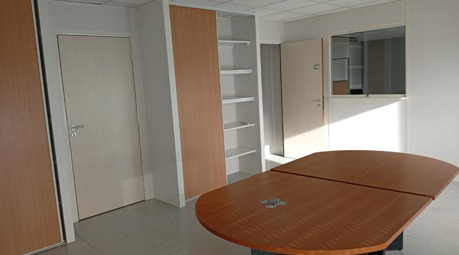 Photo Ensemble immobilier de bureaux 2