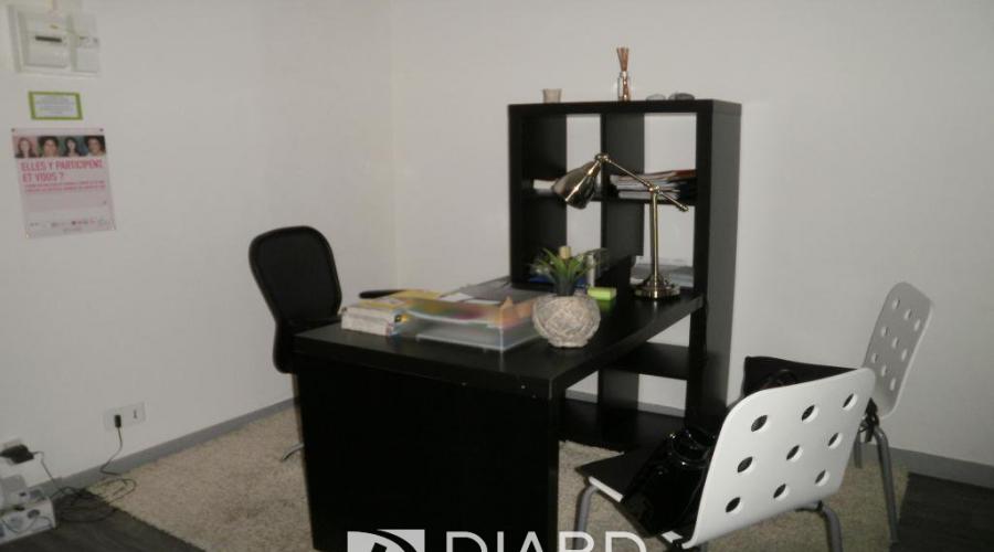 Photo LOCAL PROFESSIONNEL - VITRE 1